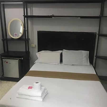 スカンディック バー ＆ ゲストハウス パッタヤー エクステリア 写真
